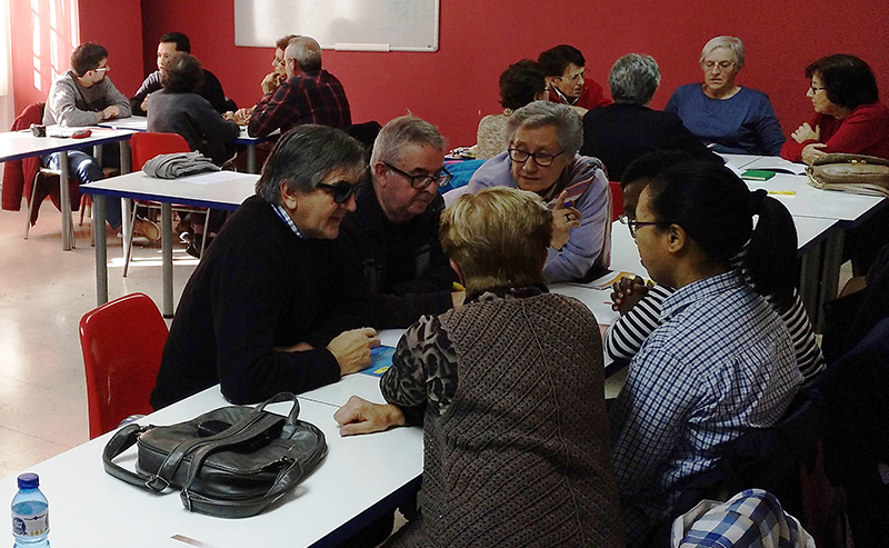 Participantes en el encuentro sobre derechos humanos centrado en la diversidad