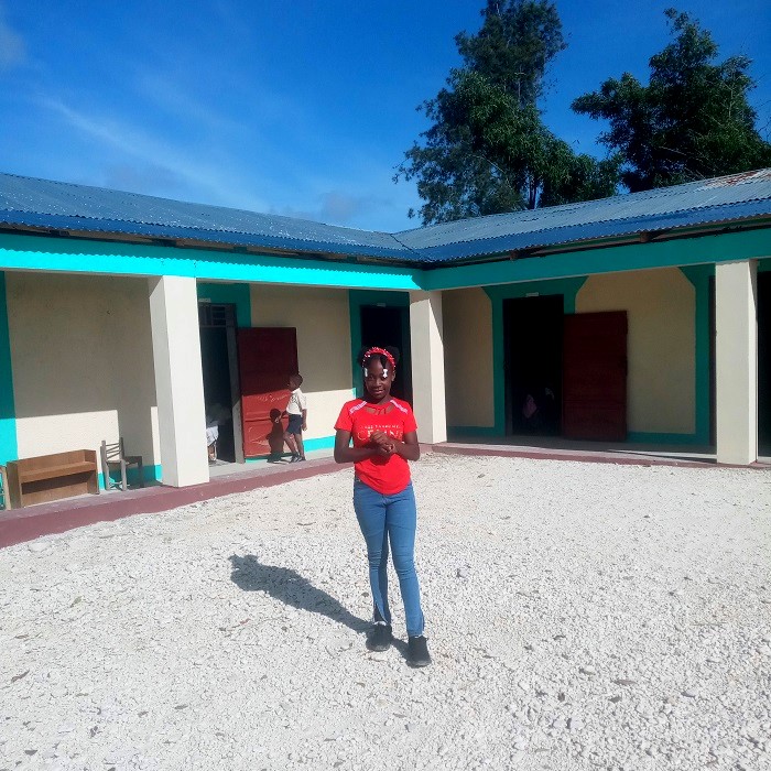 Reparación de tejado de una escuela